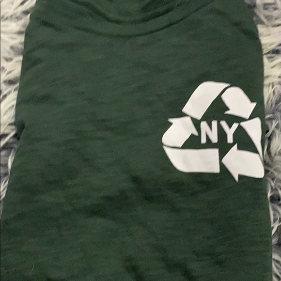 A green t shirt with NY - - Picture 3 of 3